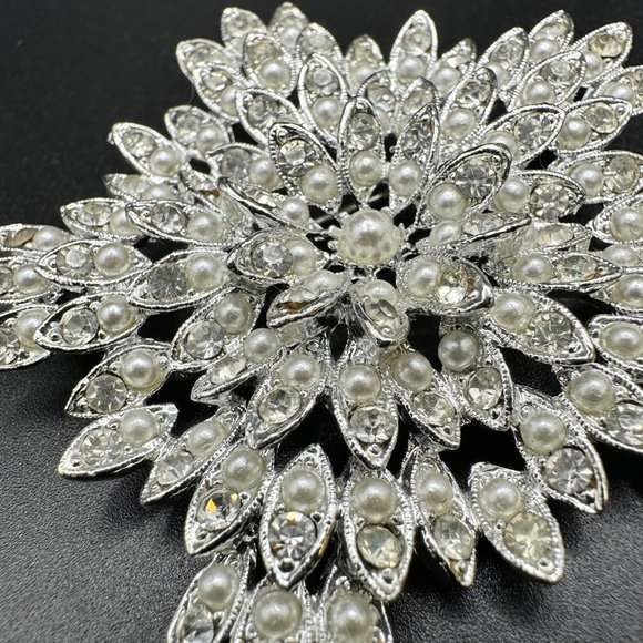 Snowflake Star Classics Collection Silvertone and iridescent rhinestone Brooch - Picture 5 of 11